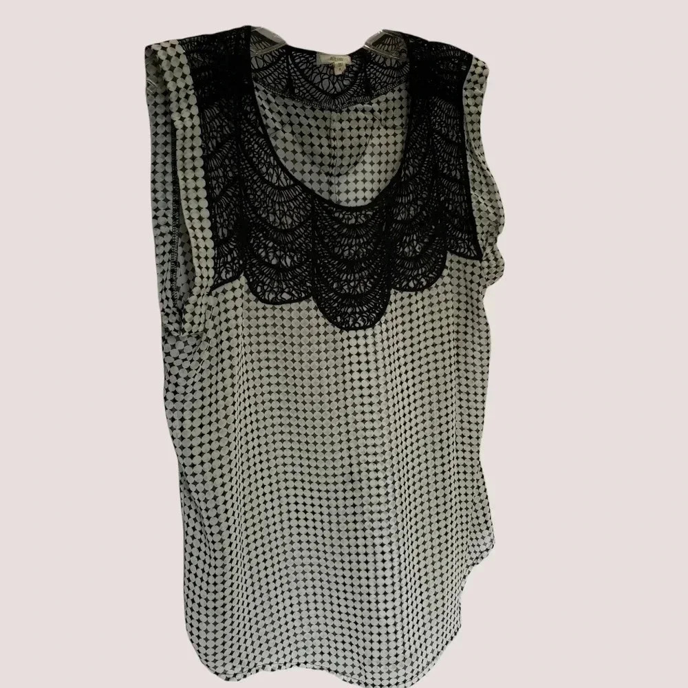 Pleione  White blk Polka Dot Crochet Knit Accent Blouse - Picture 2 of 9